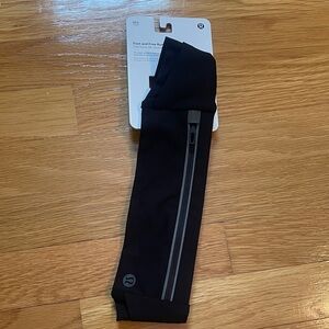 NWT New with Tags Lululemon Fast and Free Zippered Black Run Belt